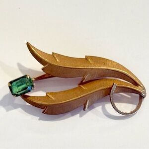 Vintage DECO 1/20 14kt Gold Filled Floral Leaf Brooch Green Rhinestone Jewelry
